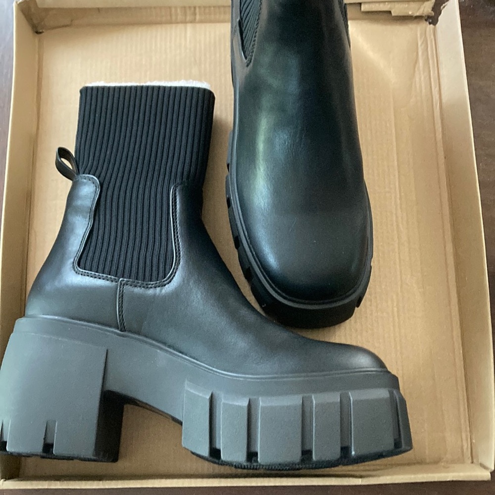 NIB Steve Madden Black Limit Platform Boots